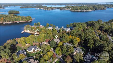 Photo of 3946 Lake Spring Cove Court, Denver, NC 28037 (MLS # 4316477) Photo of 3946 Lake Spring Cove Court, Denver, NC 28037 (MLS # 4316477)