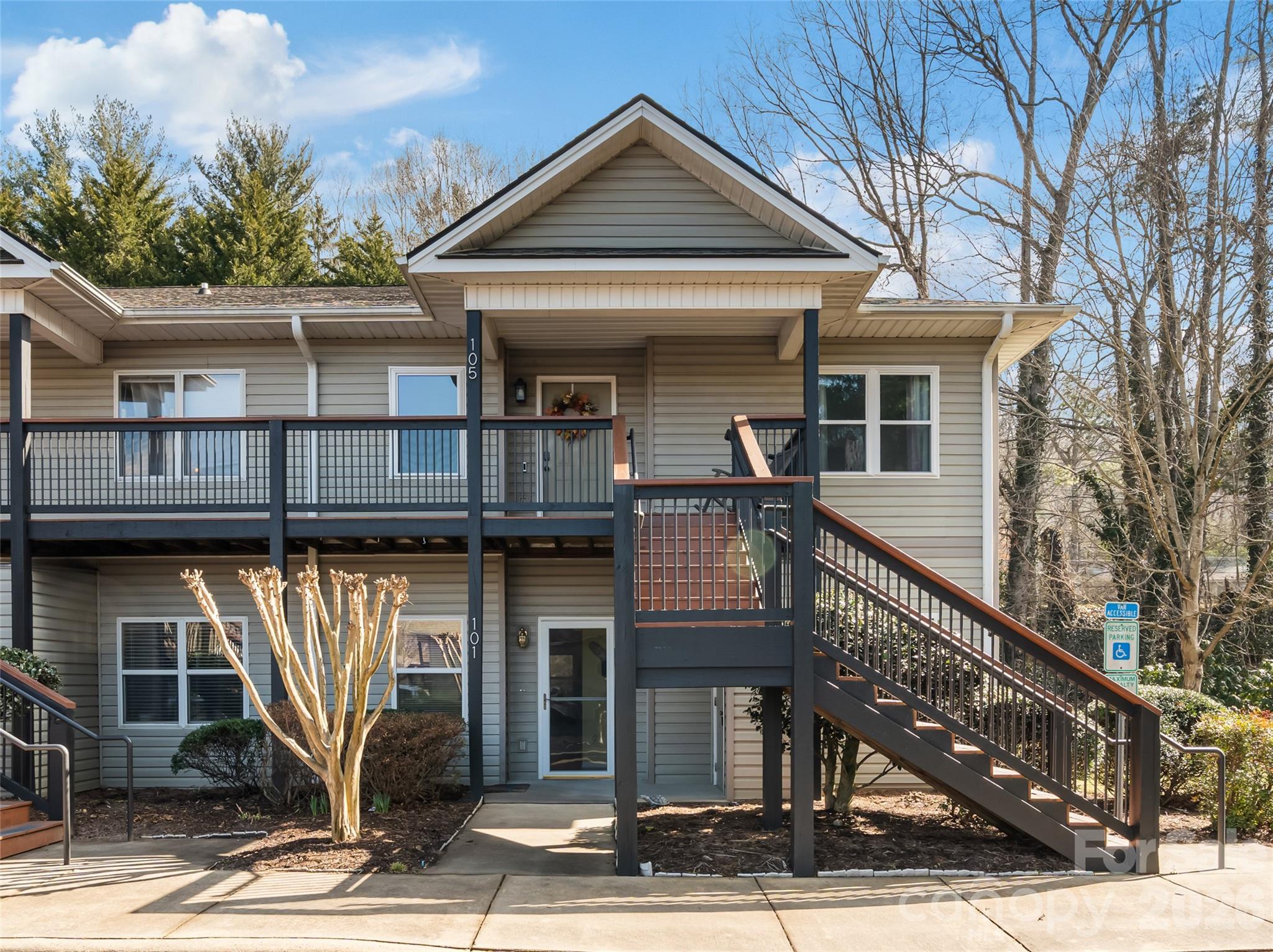 Carlyle Condominiums - Residential