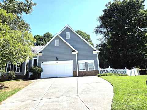 6300 Hawkwood Lane Charlotte NC 28277