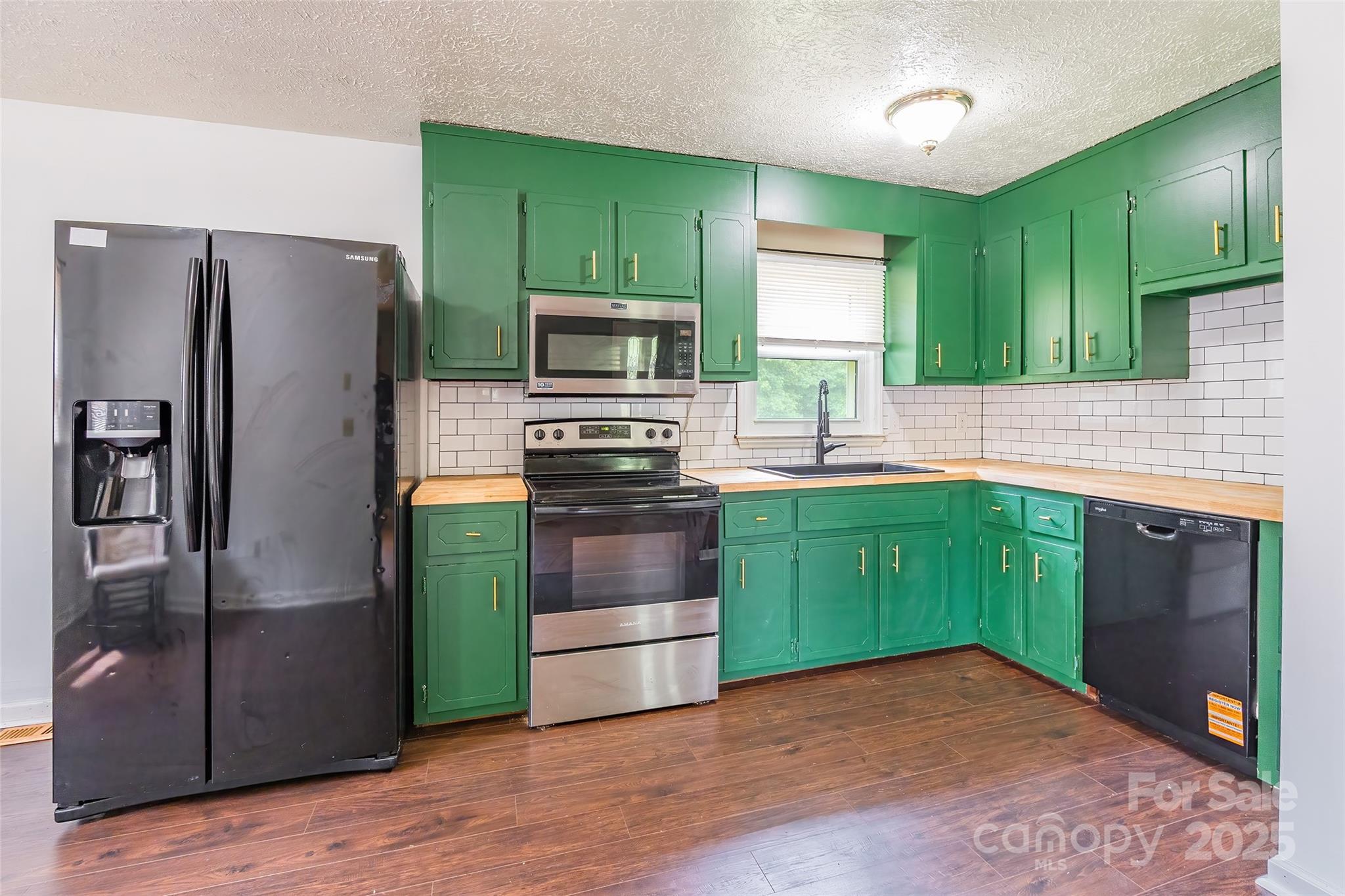 Town And Country - Residential