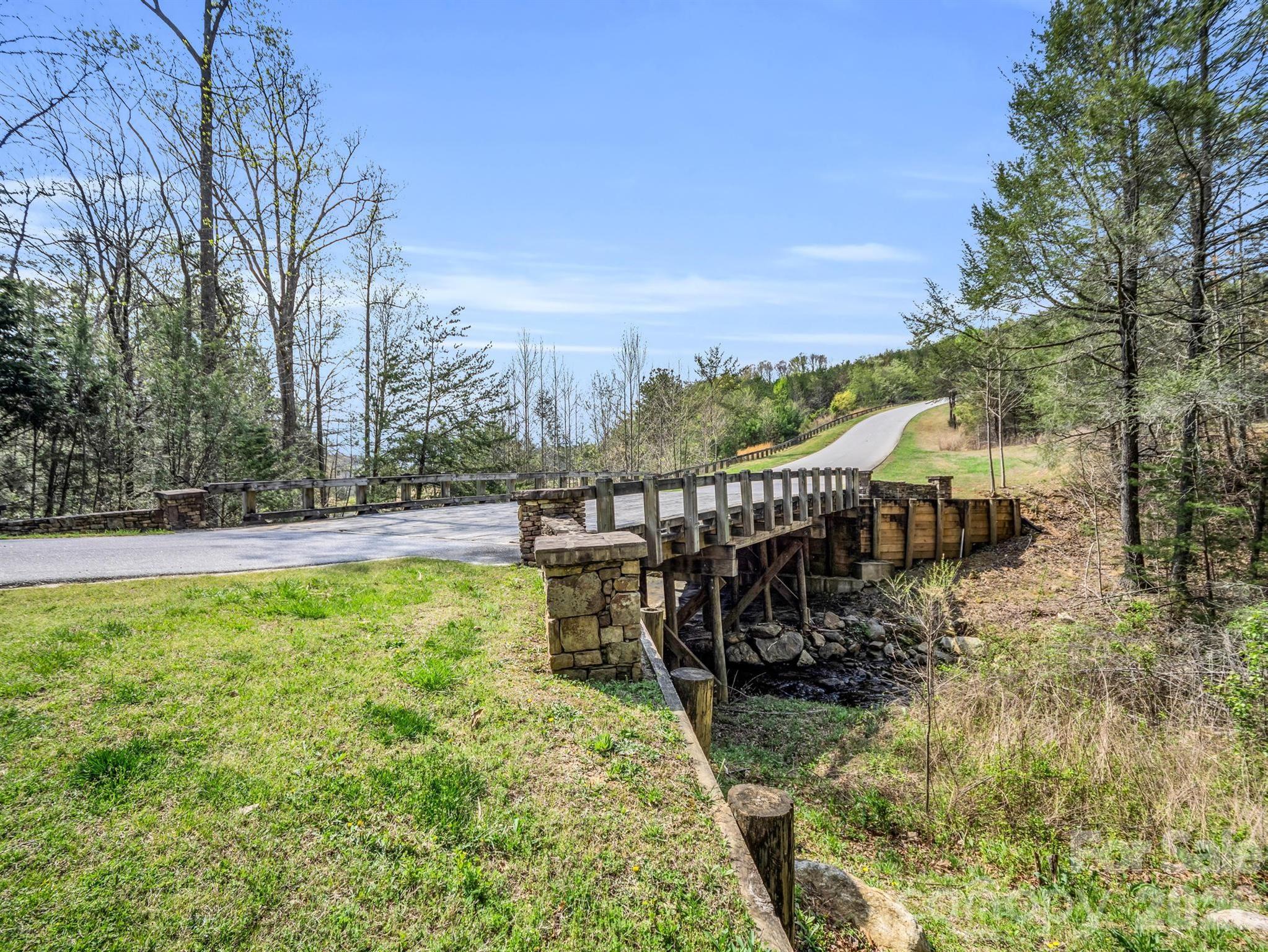 Brights Creek - Land