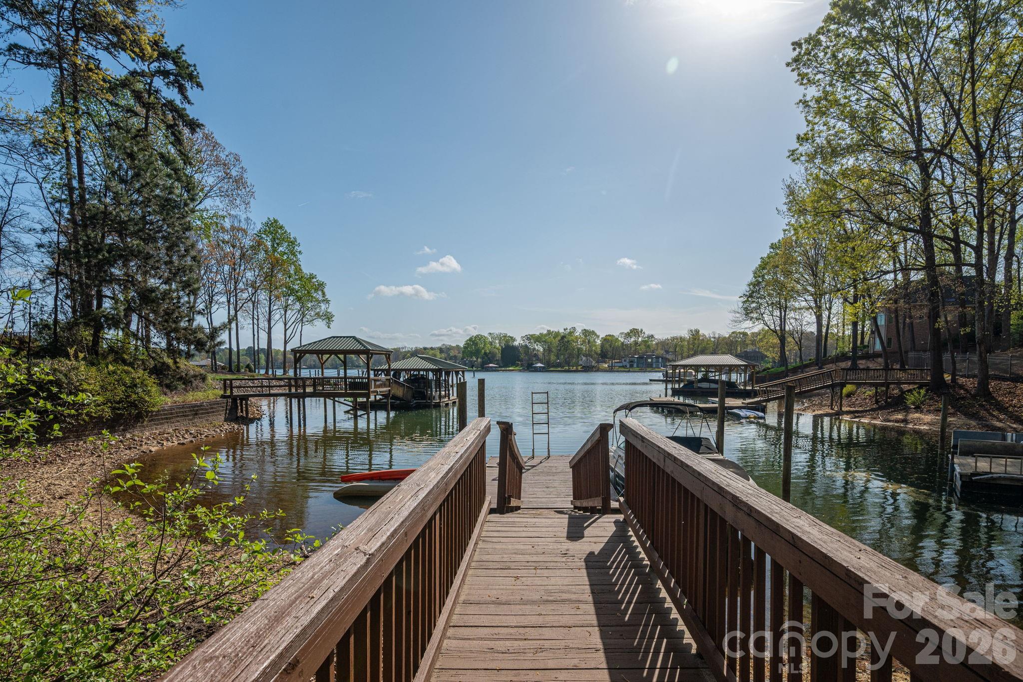 Pinnacle Shores - Residential