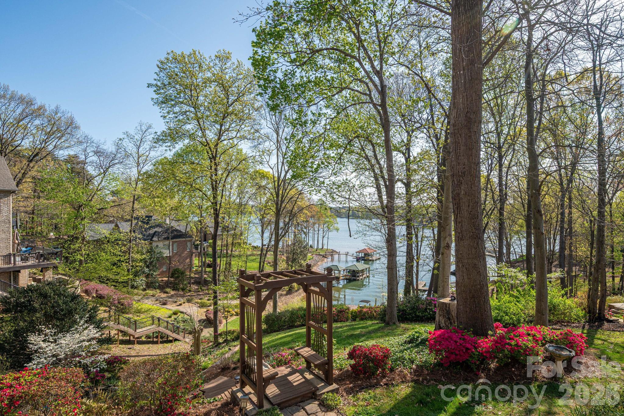 Pinnacle Shores - Residential