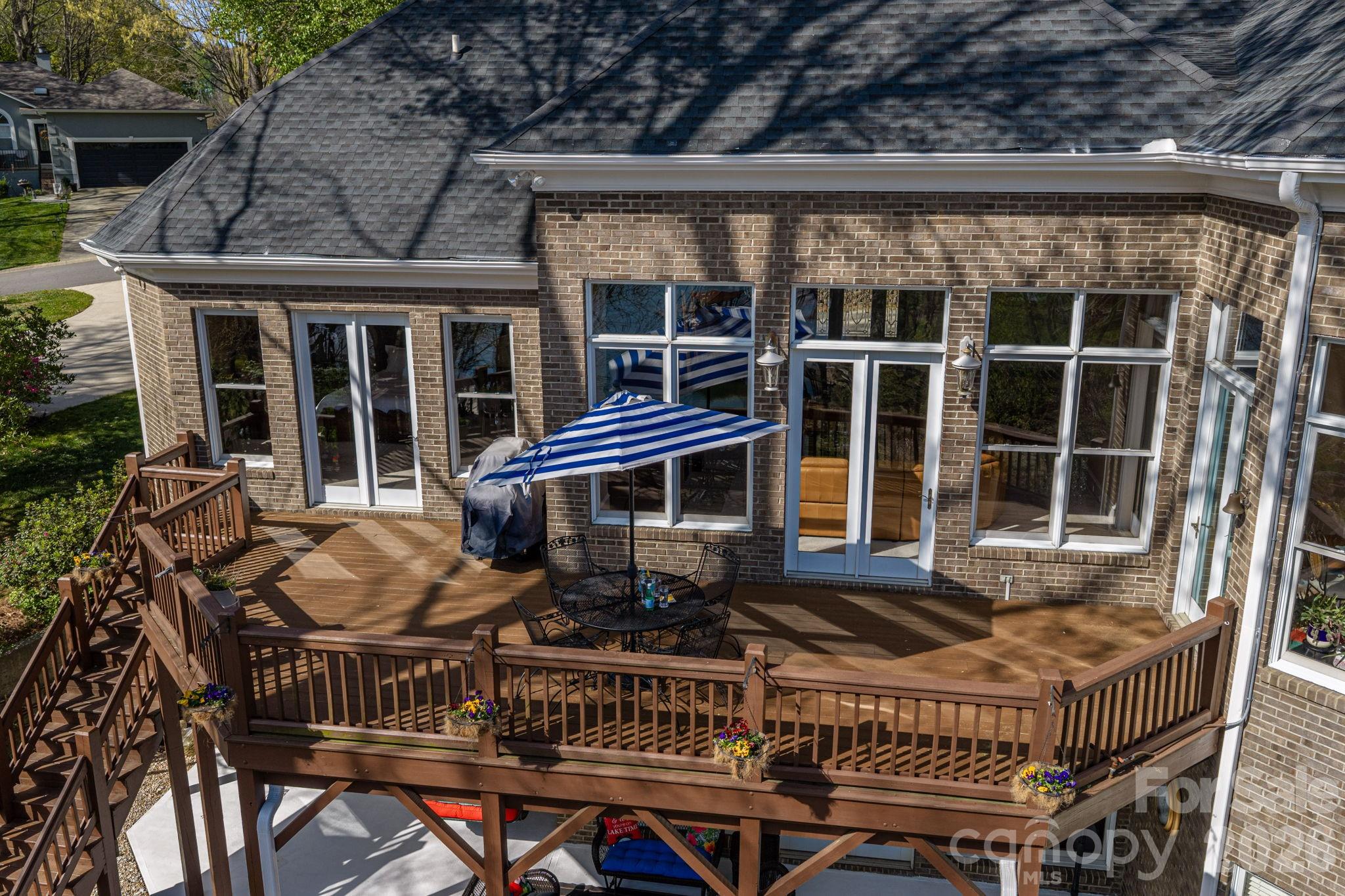 Pinnacle Shores - Residential