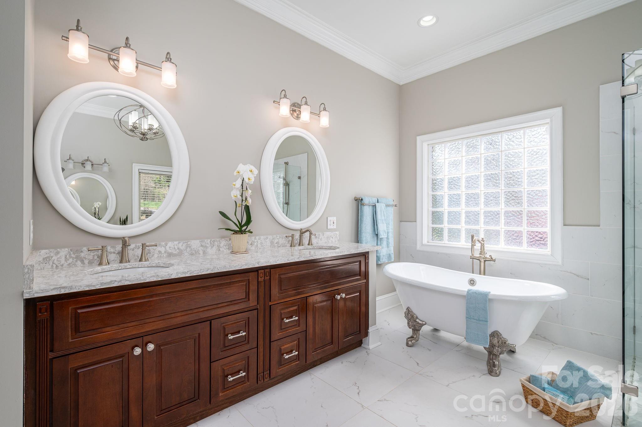 Pinnacle Shores - Residential