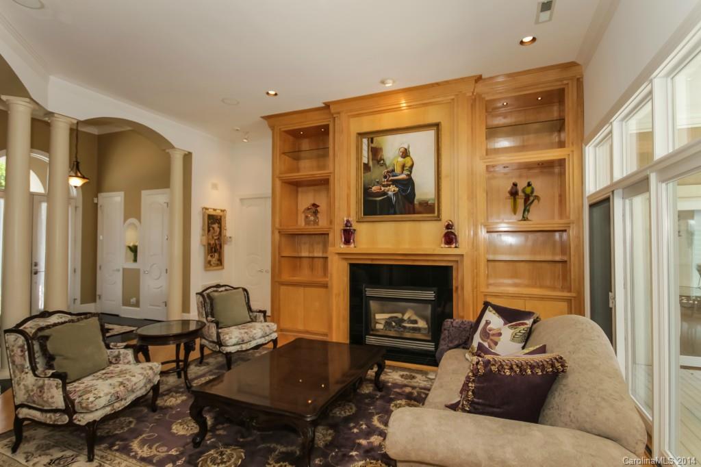 The Harbour at the Pointe - Residential