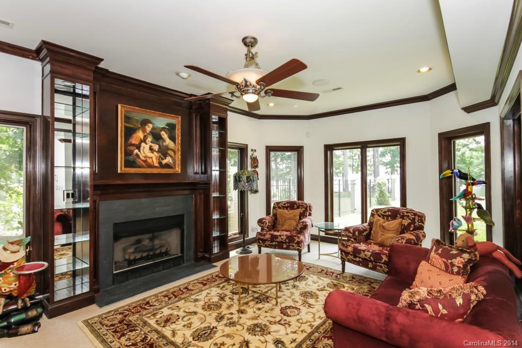 The Harbour at the Pointe - Residential