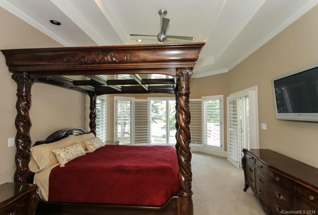 The Harbour at the Pointe - Residential