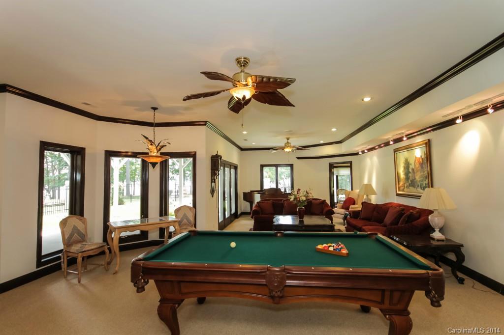 The Harbour at the Pointe - Residential