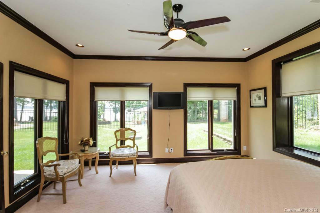 The Harbour at the Pointe - Residential