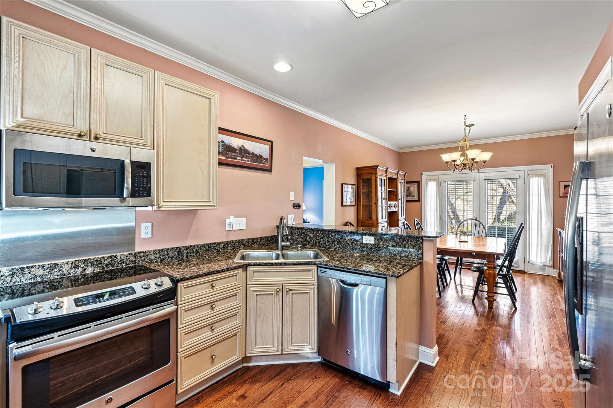 Mckenzie Place - Residential