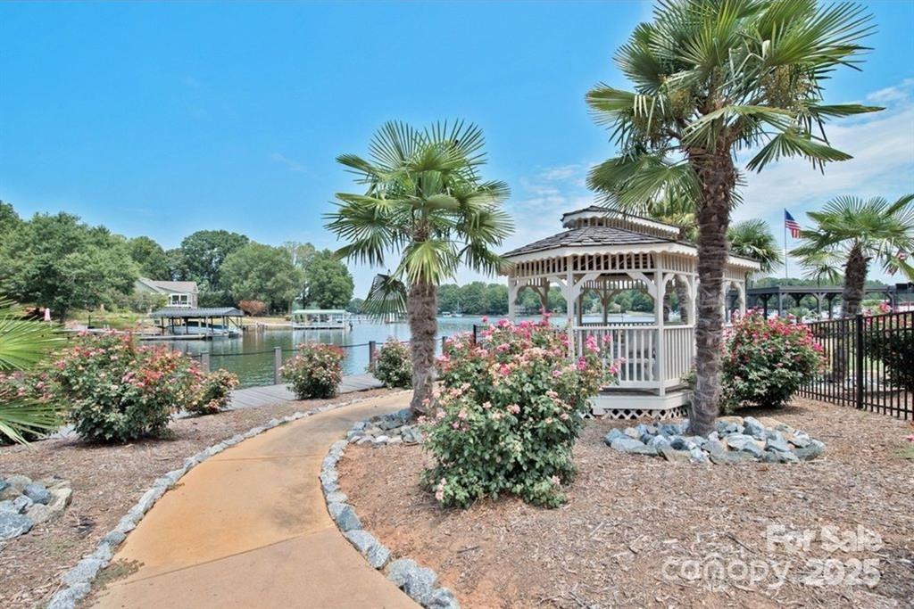 Mckenzie Place - Residential