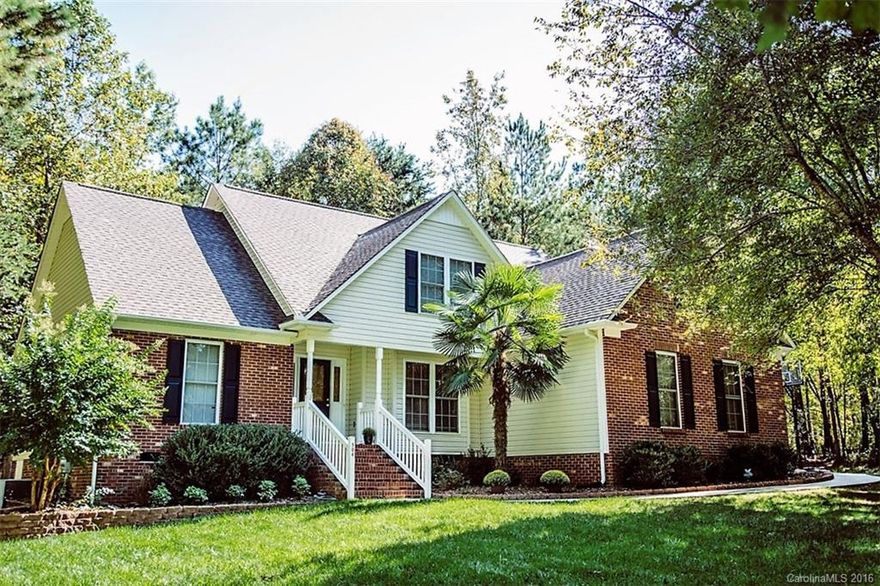 You're going to LOVE this home! Southern Living in this 4BR+Bonus, 2.5Ba home on over 1 acre in Hawkins Ridge! Stunning Hardwoods welcome you into the Foyer, Formal Dining, Great Room & Eat-in Kitchen! Master Suite w/ jetted tub & sep. shower & 2 BRs on the Main. Huge Bonus w/ Storage, Bedroom and Bath up! Large Deck & Patio overlooking Fenced Yard w/ Serene Wooded Views & Custom Stone Walls for Landscaping! Awesome Location mins from Shopping, Restaurants & Lake Wylie! Storage Building Conveys!