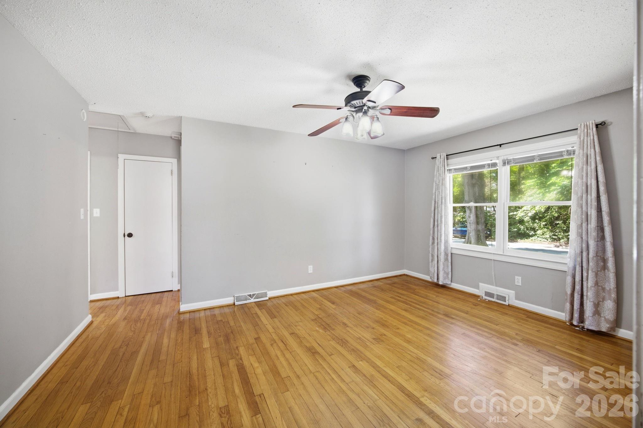 3129 Iredell Drive