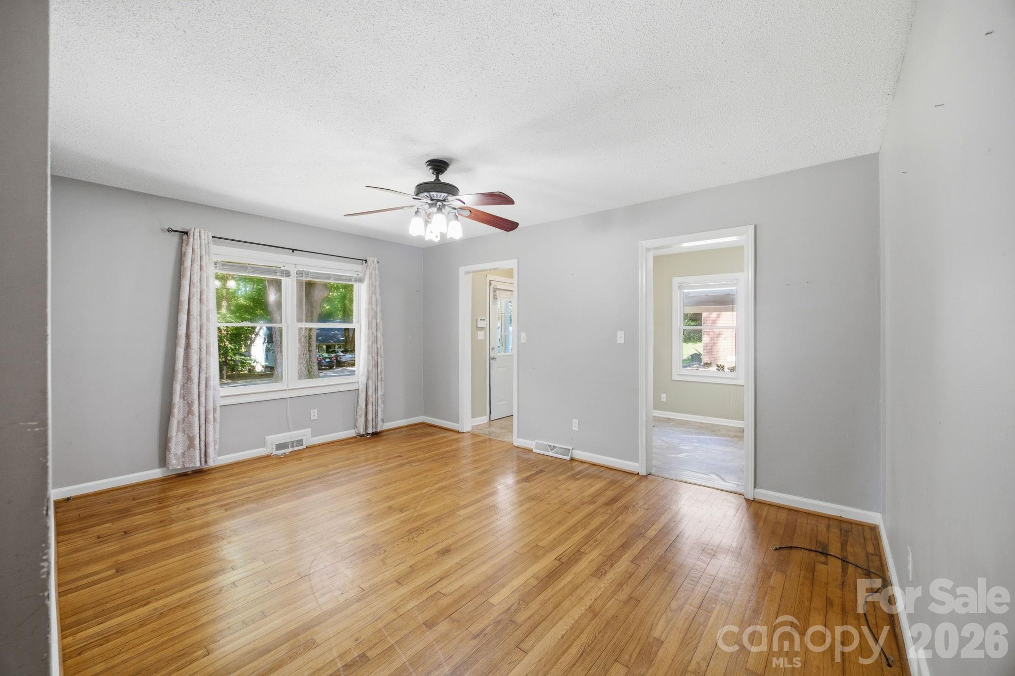 3129 Iredell Drive
