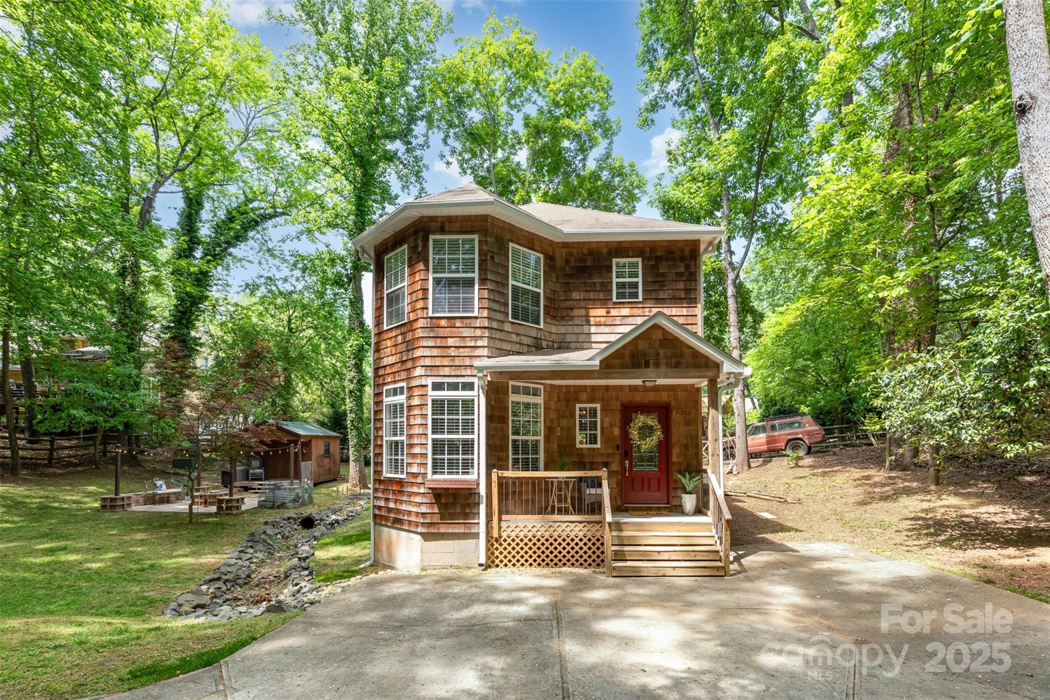 Tega Cay, South Carolina 29708, United States, 3 Bedrooms Bedrooms, ,3 BathroomsBathrooms,Residential,Under Contract,114182