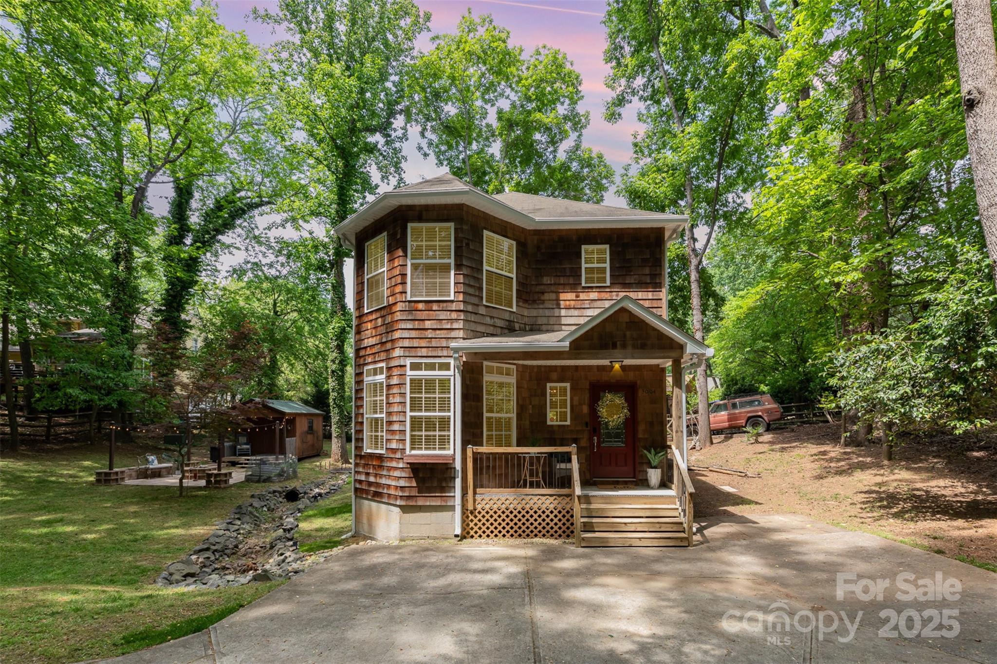 Tega Cay, South Carolina 29708, United States, 3 Bedrooms Bedrooms, ,3 BathroomsBathrooms,Residential,Under Contract,114182