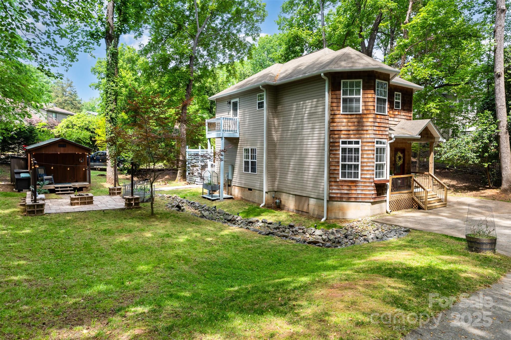 Tega Cay, South Carolina 29708, United States, 3 Bedrooms Bedrooms, ,3 BathroomsBathrooms,Residential,Under Contract,114182