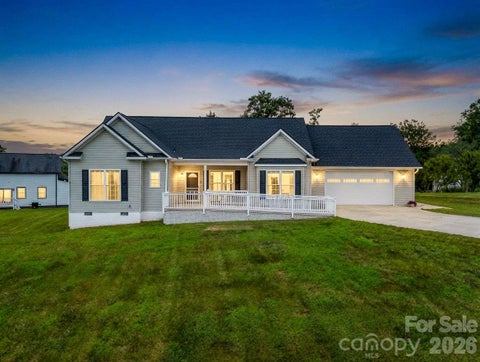 Photo of 355 Hidden Meadow Drive, Hendersonville, NC 28792 (MLS # 4403011)