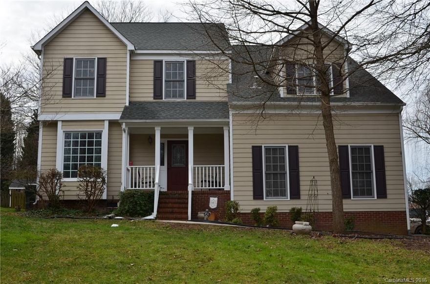 You will instantly fall in love w/the open feel this home has to offer! Boasting 4 spacious bdrms w/2.5 baths plus Bonus, Breakfast looking thru bay window, Elegant Dining, Tile Kitchen & Gleaming Wood Floors, French Doors leading into Living Area & Dining, Enormous Master Bdrm w/Spa-Like Master Bath, Great Room w/Gas Log Fireplace, fenced Backyard all located on a quiet cul-de-sac in a community w/amenities! Great location close to Birkdale, shopping and restaurants. 1 year warranty included!