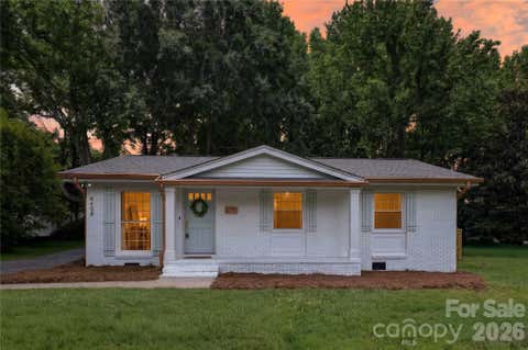 Photo of 4408 Ivanhoe Place, Charlotte, NC 28205 (MLS # 4391893)