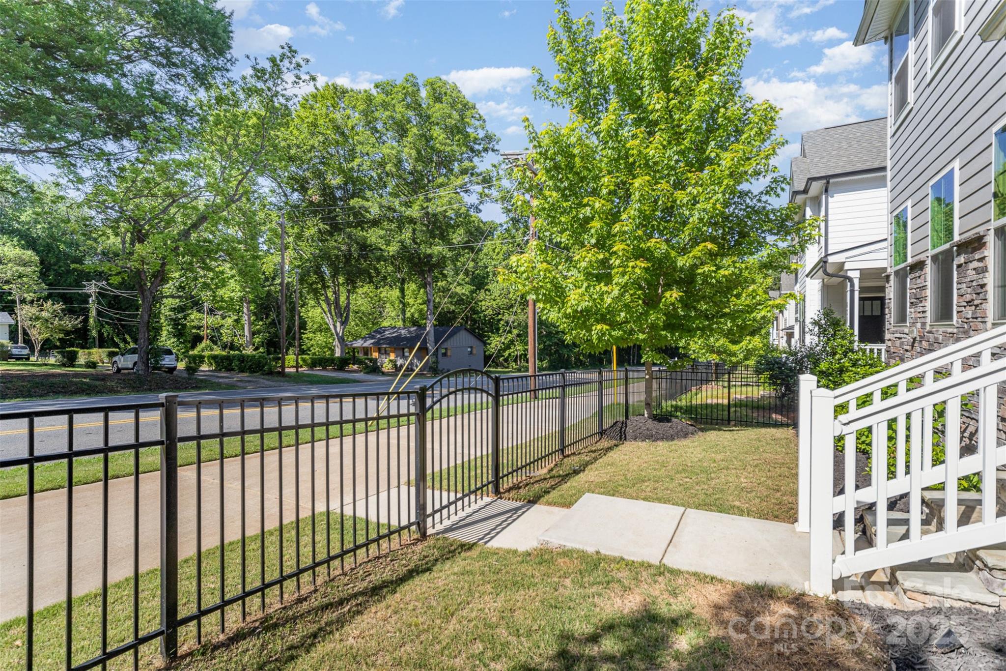 635 R L Stowe Road