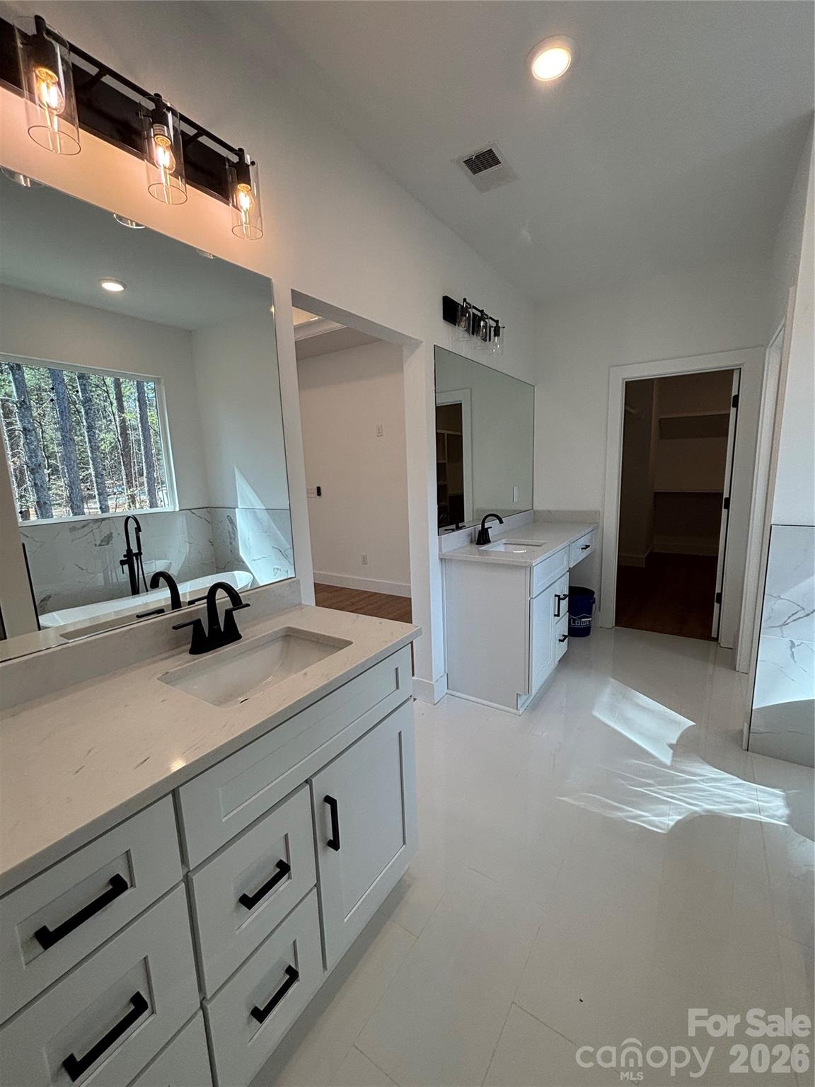 Paradise Harbor - Residential