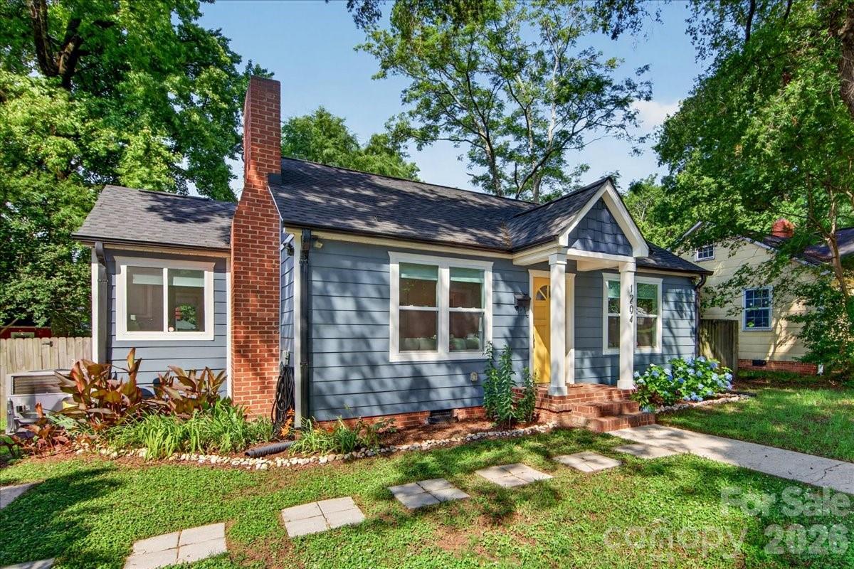 1204 Meadow Lane