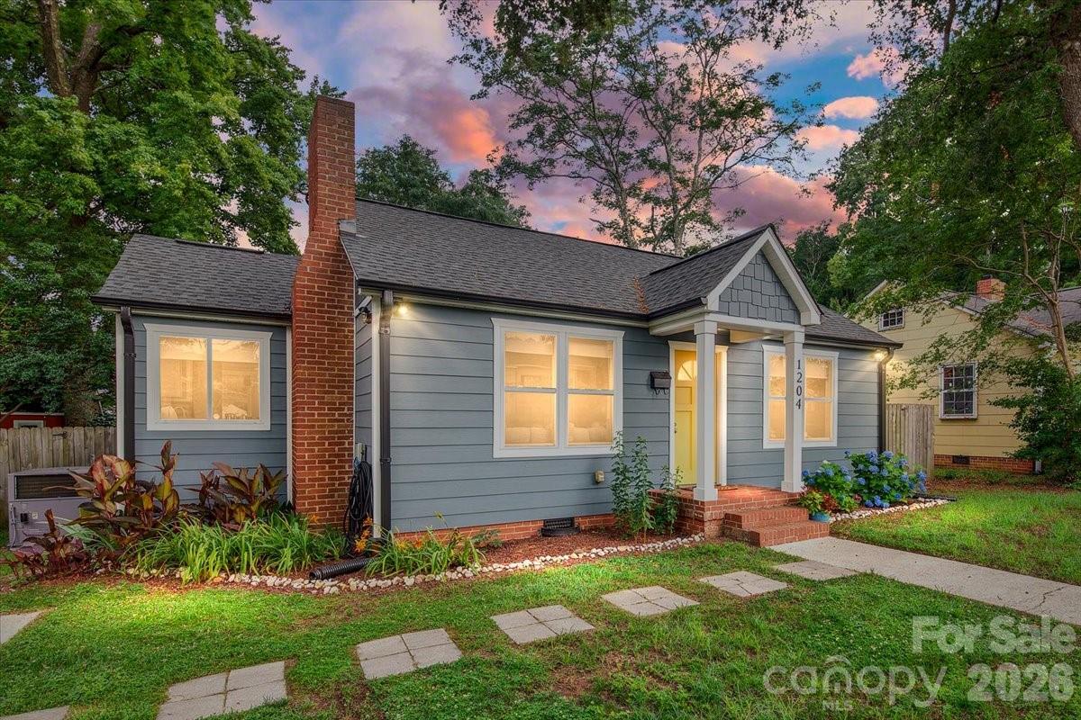 1204 Meadow Lane