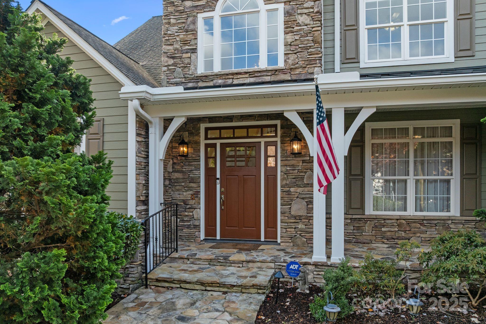 6 Huntington Chase Drive