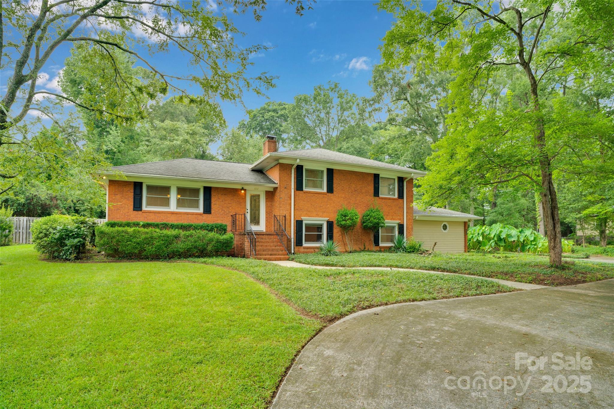 1212 Burtonwood Circle