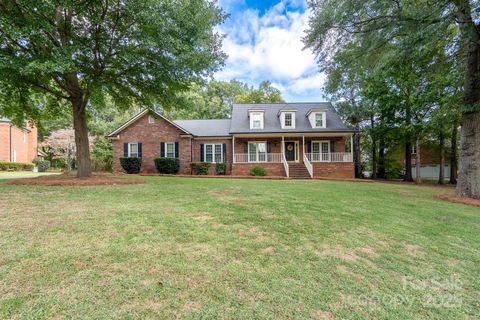 Photo of 5820 Wingate Way NW, Concord, NC 28027 (MLS # 4312525)