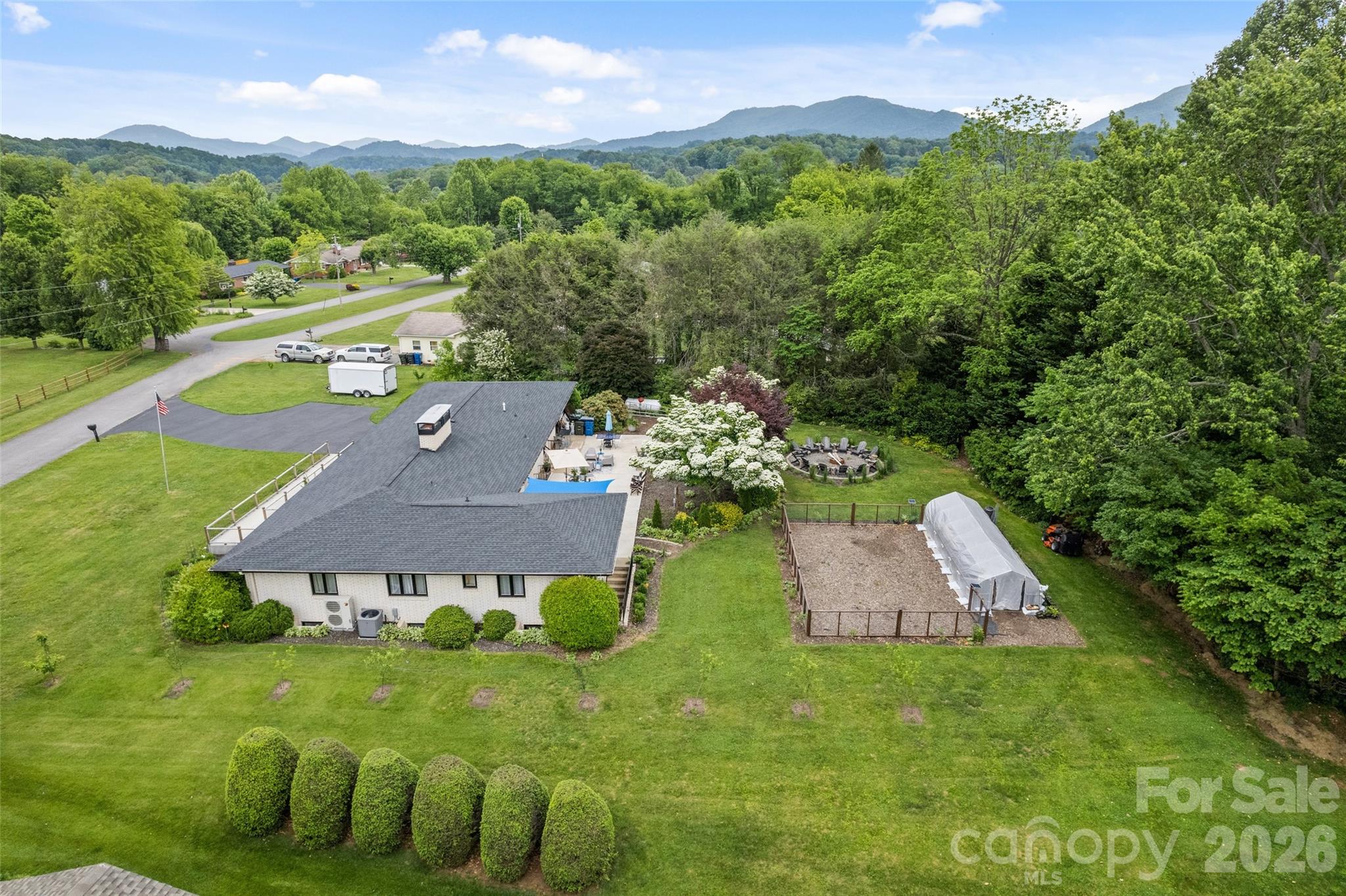 225 Valley View Ter, Waynesville, NC, 28786, USA, 5 Bedrooms Bedrooms, ,4 BathroomsBathrooms,Residential,Active,225 Valley View Ter,4393686