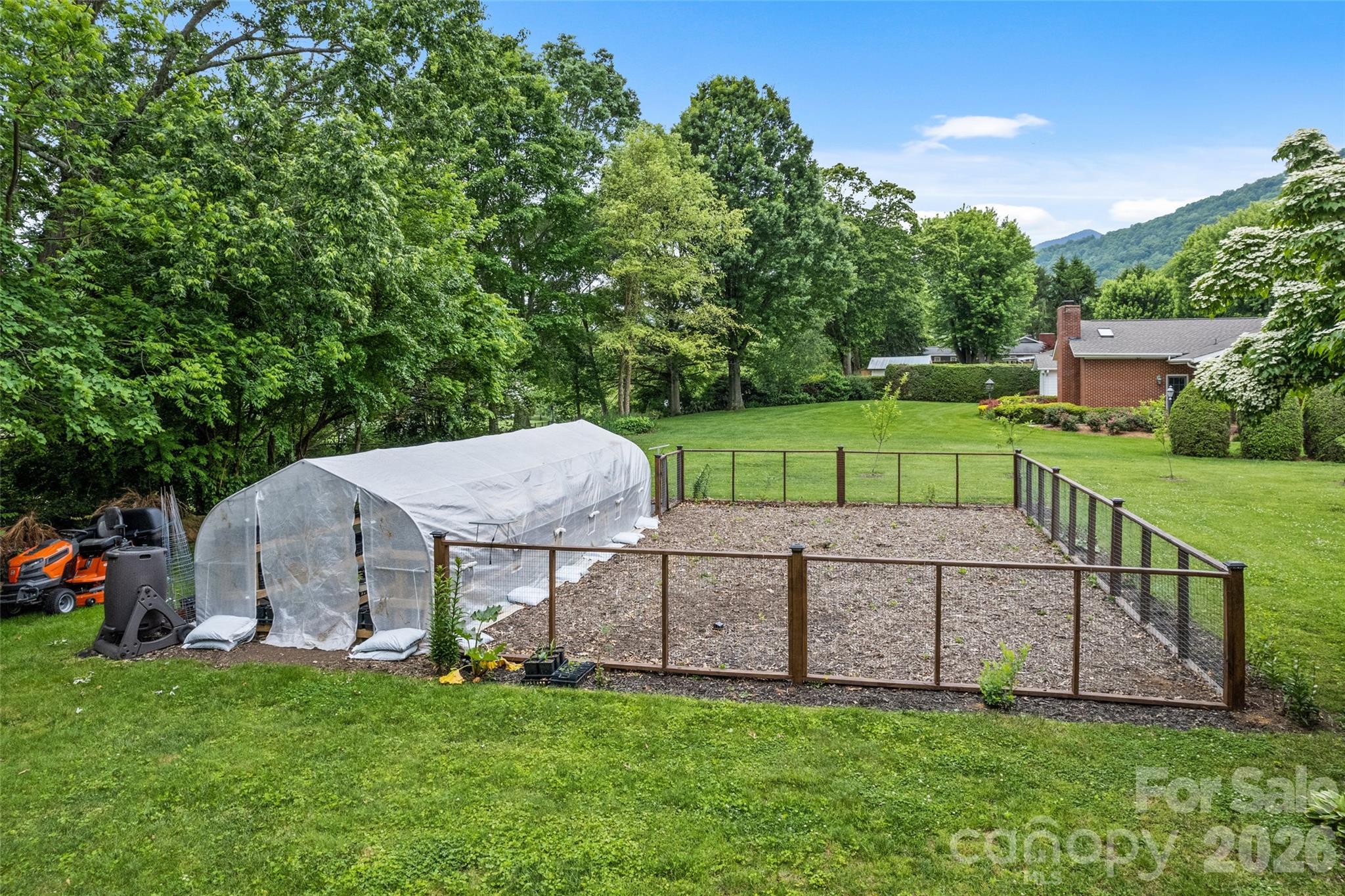 225 Valley View Ter, Waynesville, NC, 28786, USA, 5 Bedrooms Bedrooms, ,4 BathroomsBathrooms,Residential,Active,225 Valley View Ter,4393686