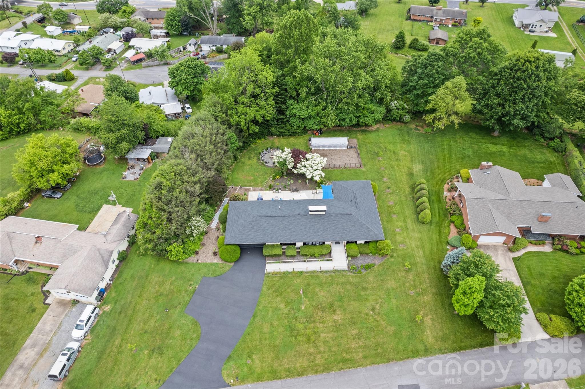 225 Valley View Ter, Waynesville, NC, 28786, USA, 5 Bedrooms Bedrooms, ,4 BathroomsBathrooms,Residential,Active,225 Valley View Ter,4393686