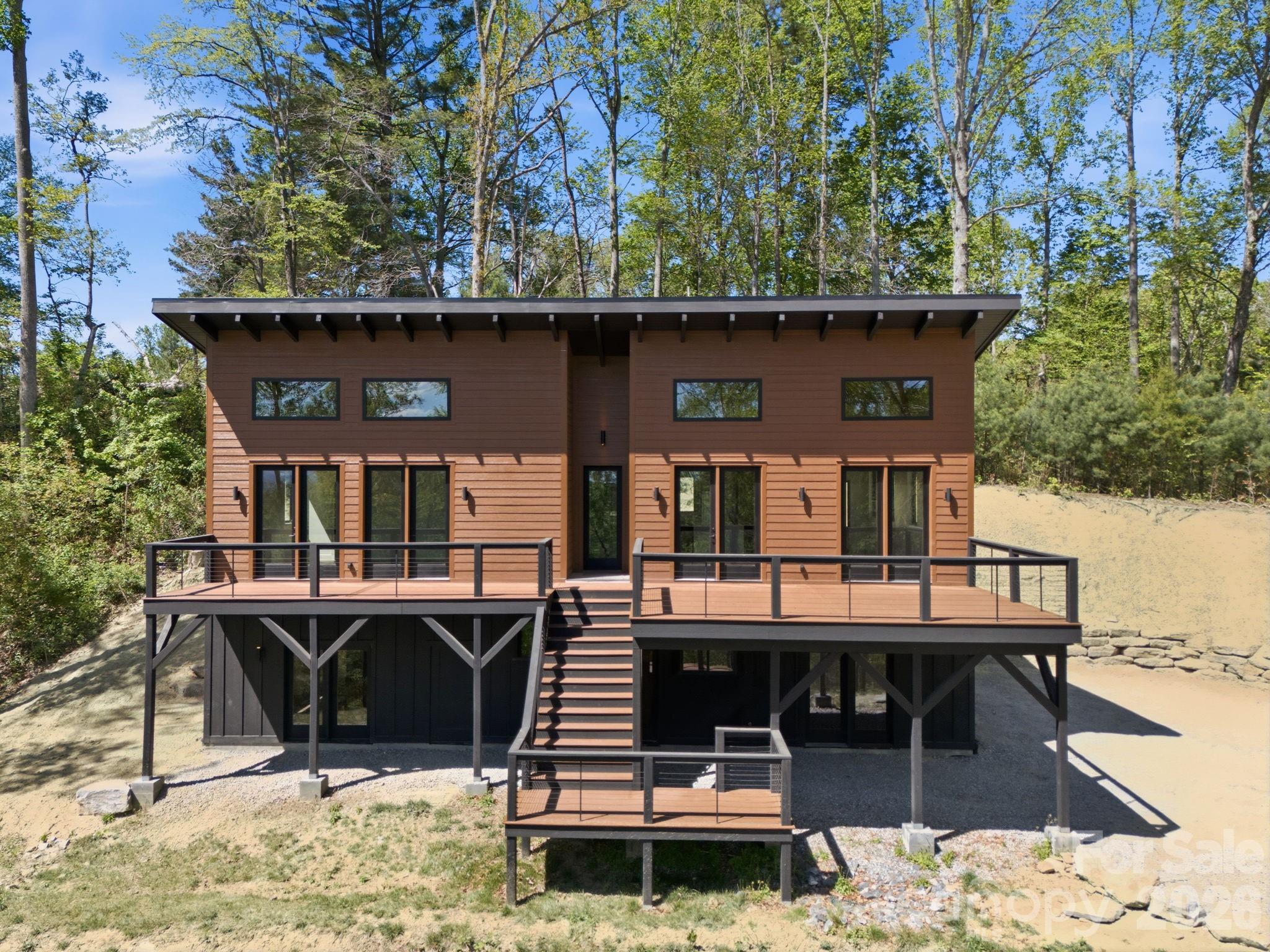 102 Sandpiper Palisades Street