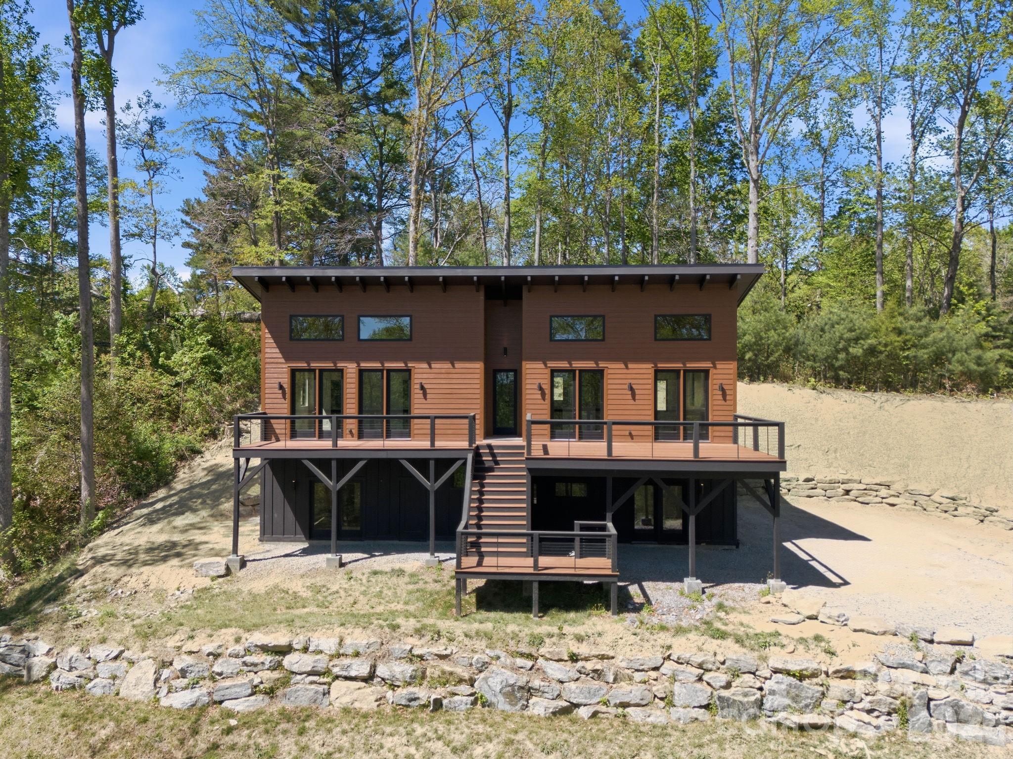 102 Sandpiper Palisades Street