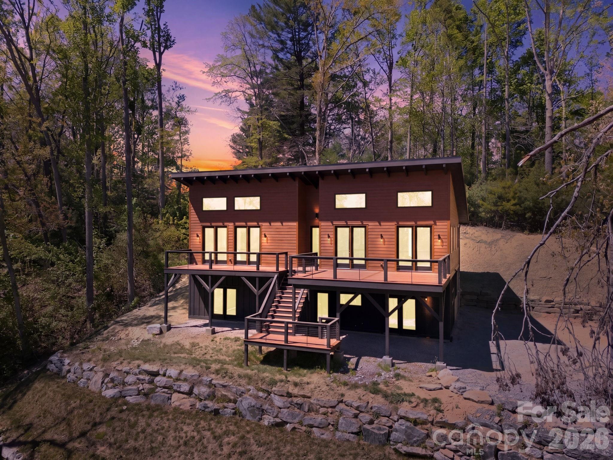 102 Sandpiper Palisades Street