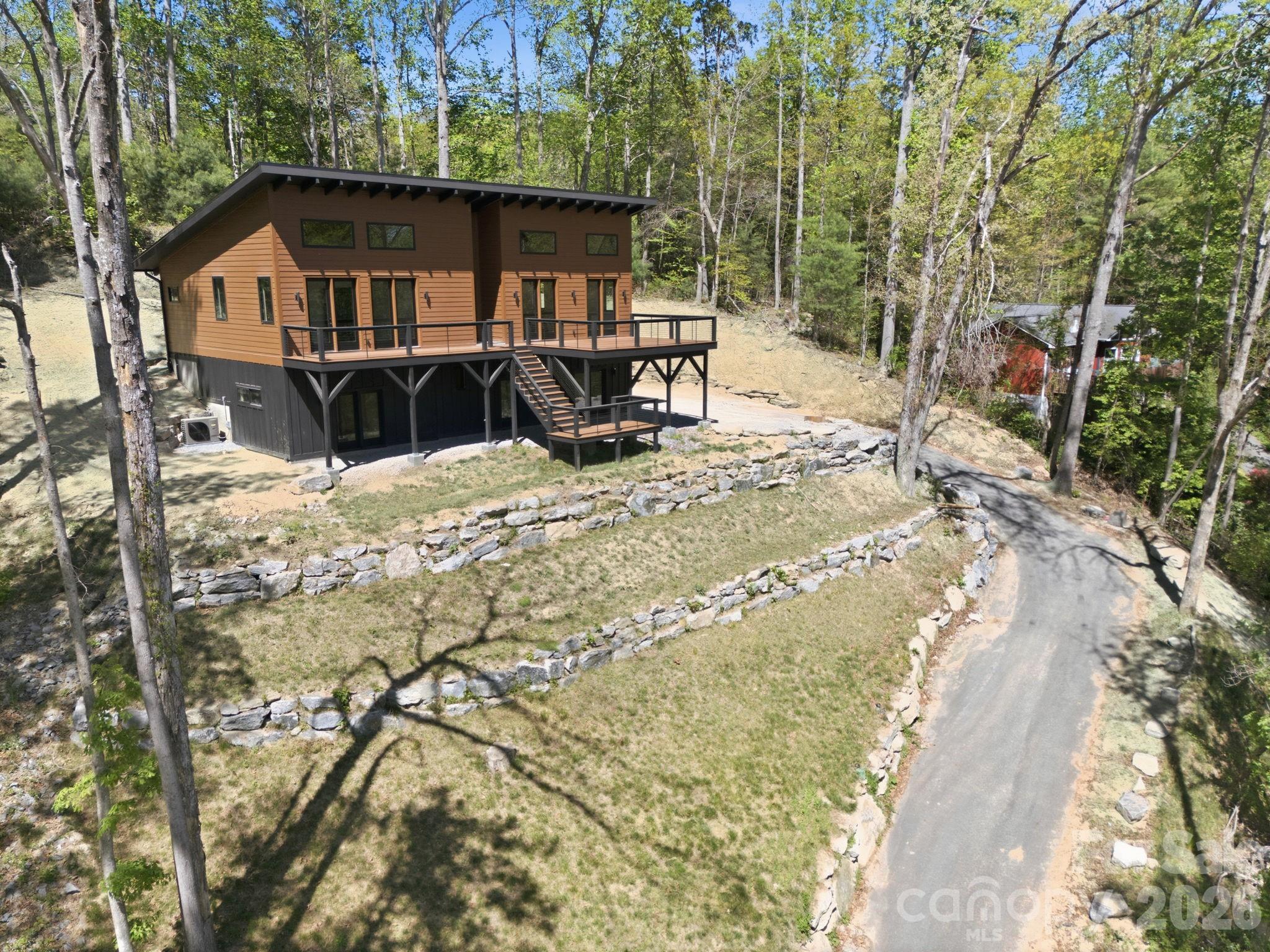 102 Sandpiper Palisades Street