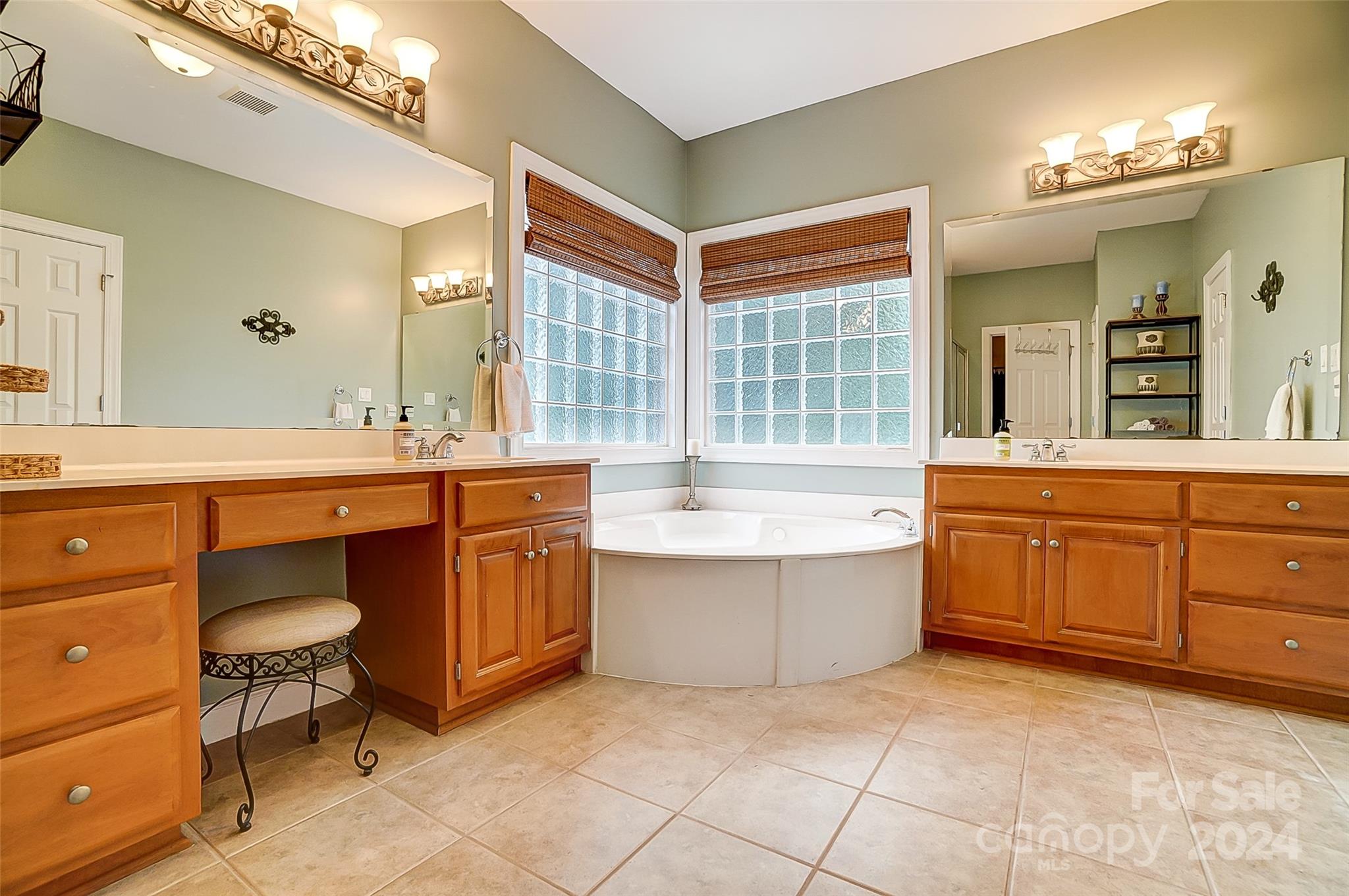 Lake Shore - Residential