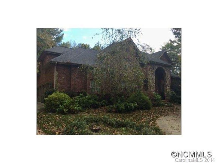 Time Limit Bid Property. 4.5% Buyer Premium chgd buyer at closing. No contingencies accepted on TLB Properties. REO. Property sold As-Is w/o repair, warranty or Seller Disclosure.  The Listing Broker & Seller assume no responsibility & make no guarantees as to the accuracy of info herein. Seller will accept cash. conventional offers only.