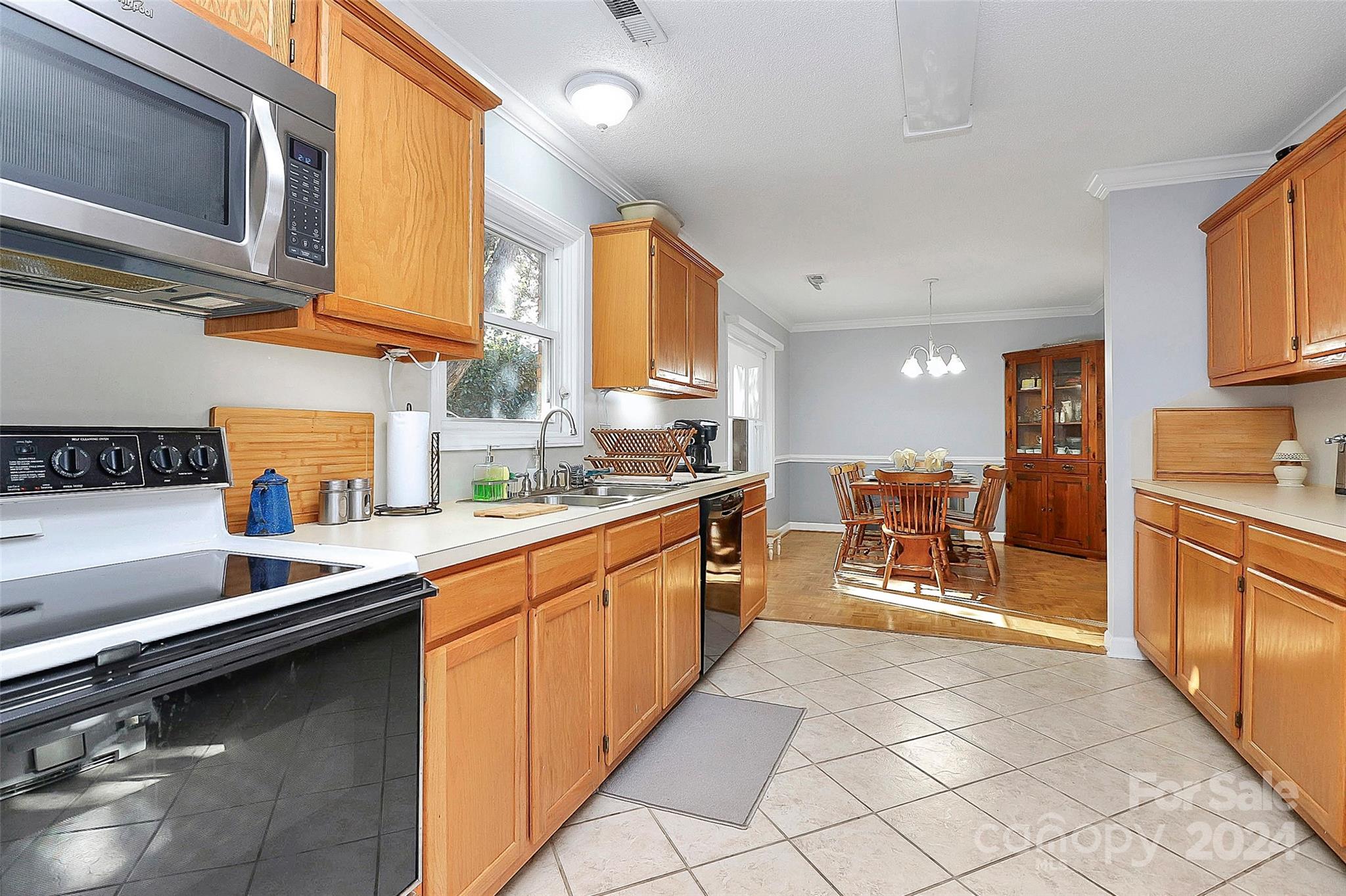 1811 Charter Drive