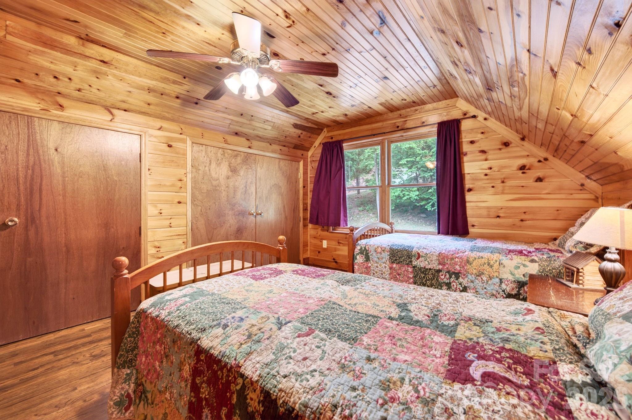Pinnacle Mountain - Residential