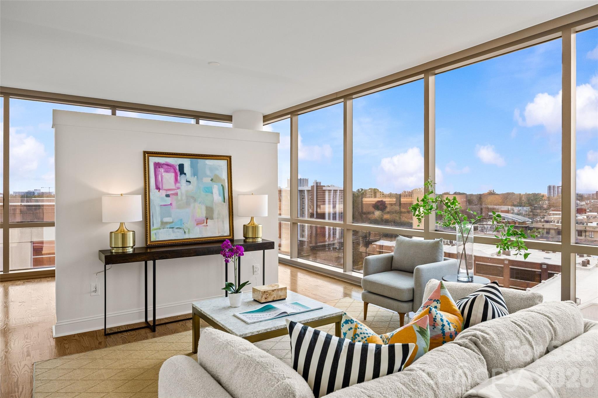 315 Arlington Avenue 903