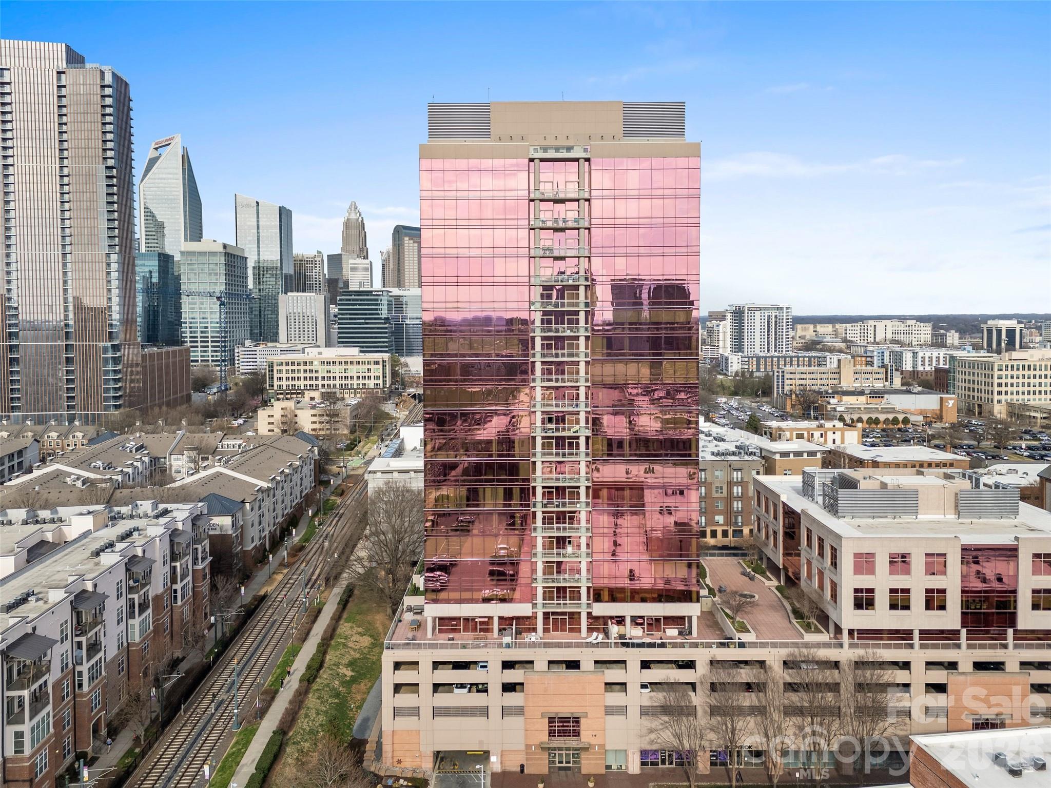 315 Arlington Avenue 903