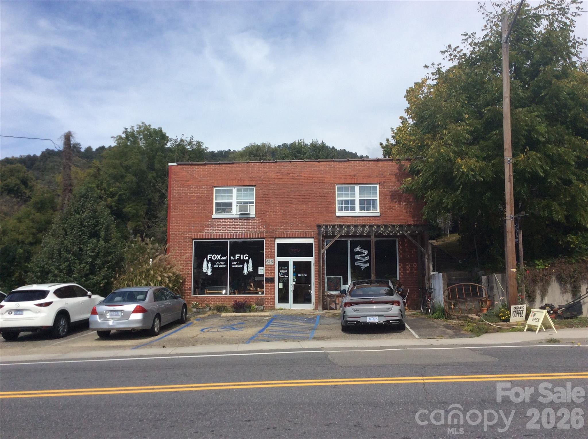615 Oak Avenue
