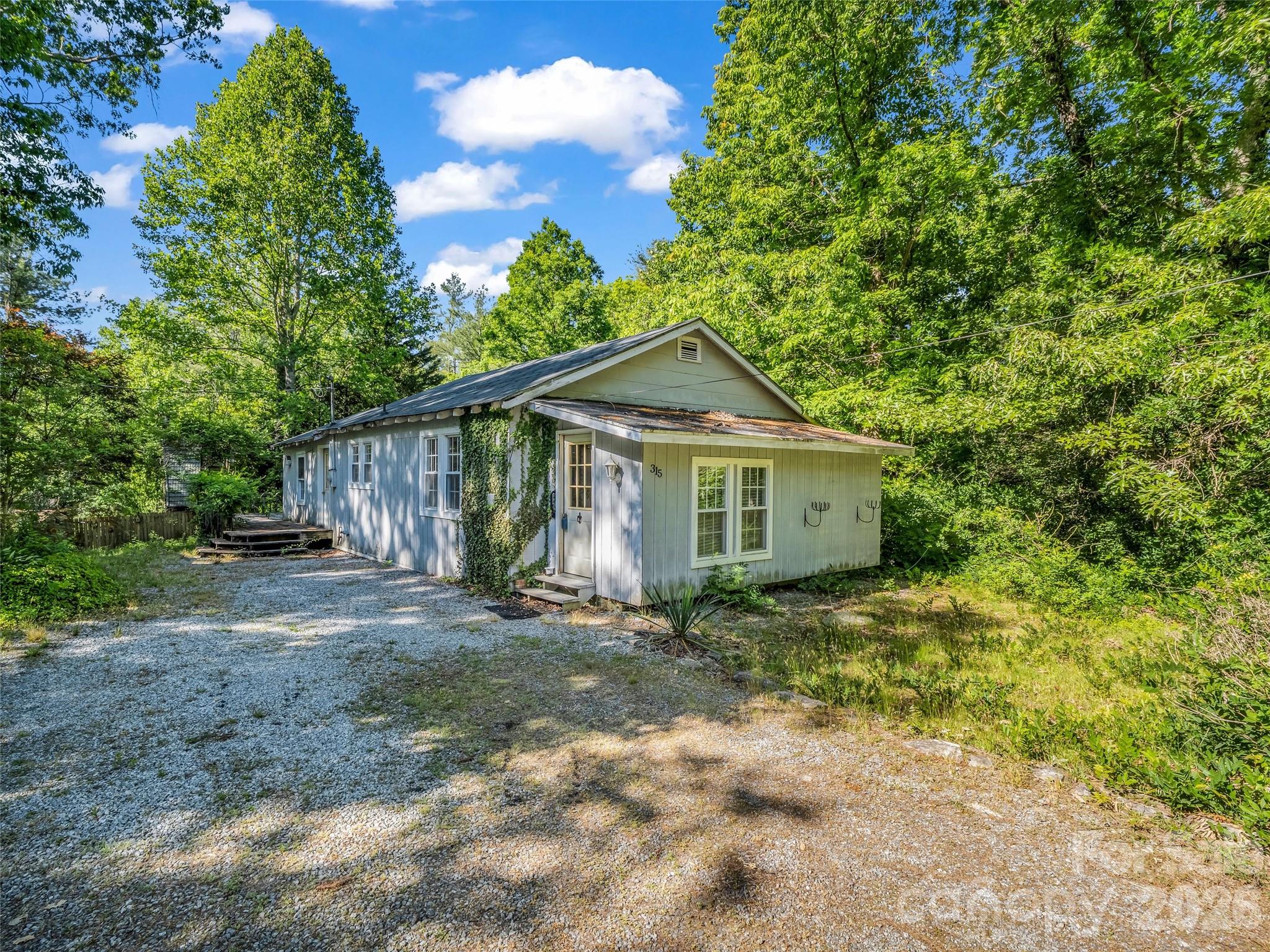 Photo 1 of 35 — 315 Alabama Avenue, Hendersonville, NC 28739