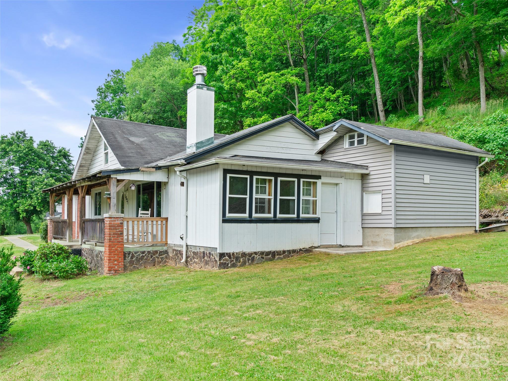 1029 Jacks Creek Road