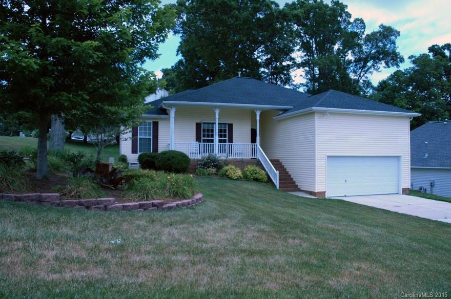 Great Fort Mill neighborhood with walking trails and 2 ponds. New HVAC in 2013, New roof 2011, Tankless water heater, & Lawn Irrigation. Kitchen has Granite countertops and beautiful Cork floor! New modern tile in both bathrooms. Hardwood floors in greatroom. Large corner lot.