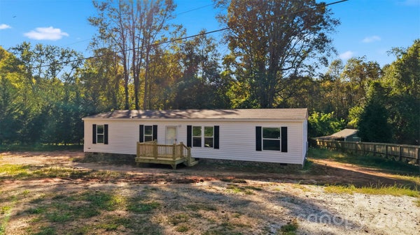 2485 PINEY RD, MORGANTON, NC 28655 - Image e48bfe4299796b7ef8f4e90b839eaf8e/3153604155